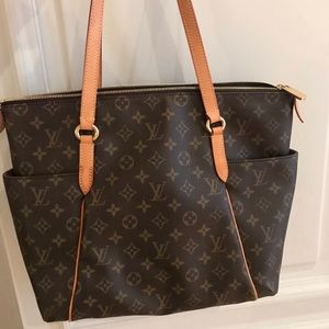 Louis Vuitton totally Pm
